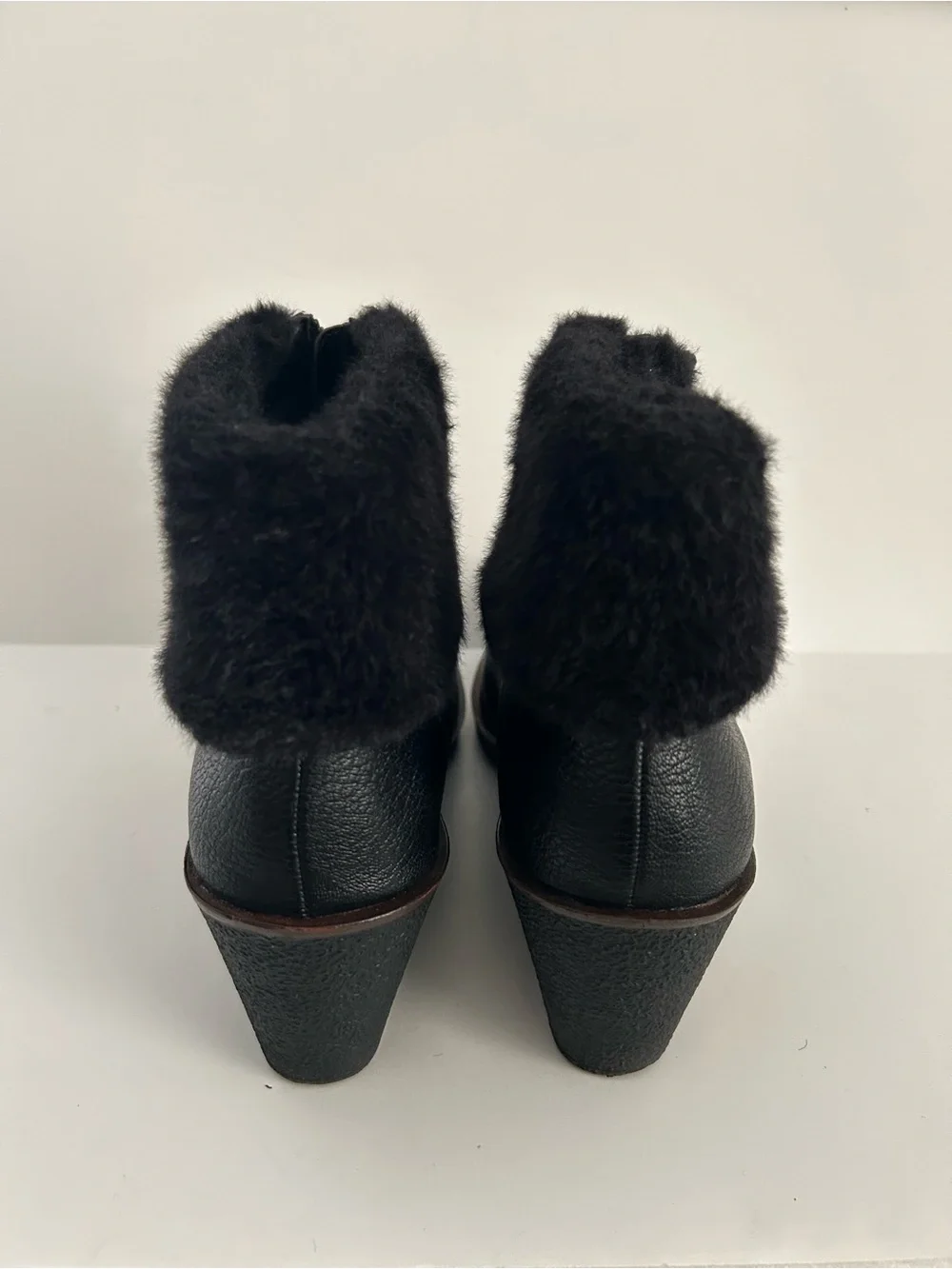 Aerosoles Black Wedge Ankle Boots with Fur Trim | Size 10.5